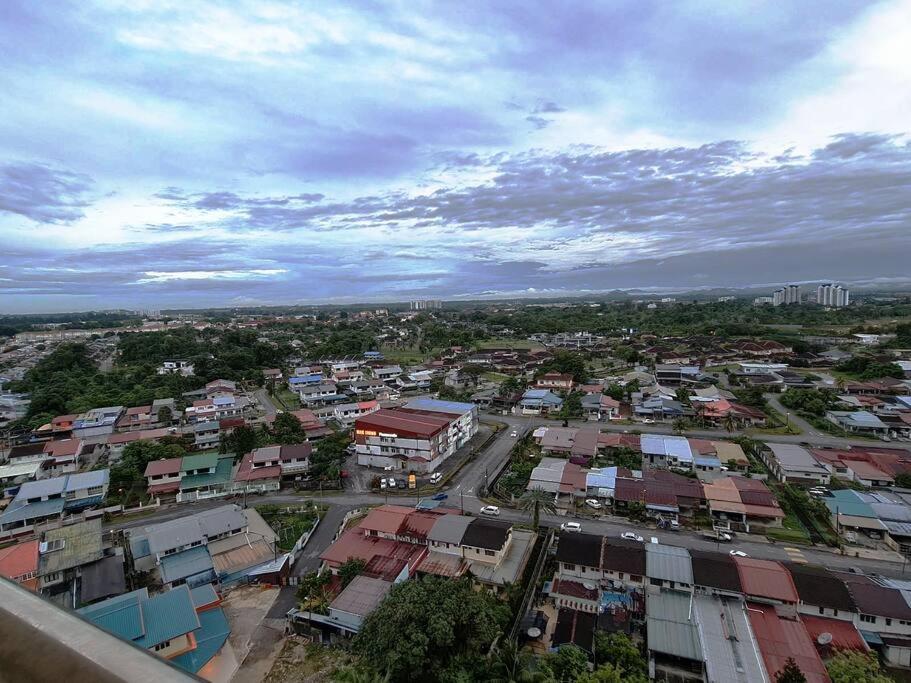 V' Bros Vivacity 3bedroom J4.2 Got Dryer Kuching